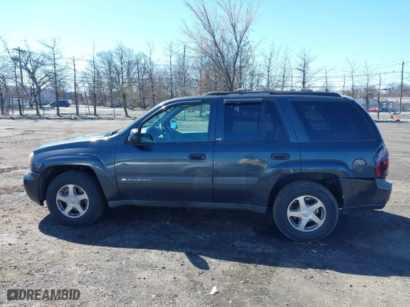 2004 Chevrolet TrailBlazer LS with VIN 1GNDT13S142391821, listed as a IAAI auction lot 41860650 with 184,915 mi miles. Bid and sale history available at carsss.com. Image 14.