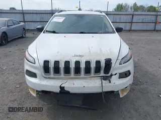 2017 Jeep Cherokee Sport z VIN 1C4PJLAB1HW640613, wystawiony jako IAAI lot #41930511 z przebiegiem 101 154 mil mil oraz . Historia ofert i sprzedaży dostępna na DreamBid. Obrazek 12.