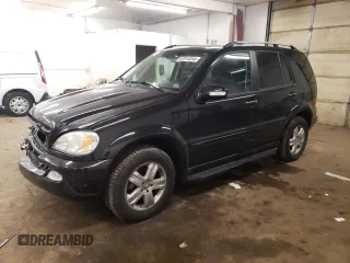 2005 Mercedes-Benz M 500 with VIN 4JGAB75E45A560077, listed as a Copart auction lot 81913244 with 139,651 mi miles and Clean Title. Bid and sale history available at DreamBid. Image 1.