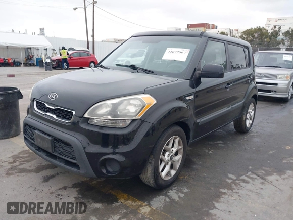 2012 Kia Soul with VIN KNDJT2A59C7748615, listed as a IAAI auction lot 42077867 with 199,114 mi miles. Bid and sale history available at carsss.com. Image 2.