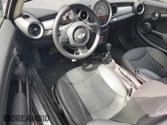 2013 MINI Hardtop with VIN WMWSU3C57DT689655, listed as a Copart auction lot 52161215 with 40,250 mi miles and Salvage Title. Bid and sale history available at DreamBid. Image 8.