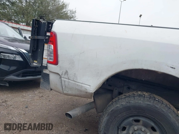 2020 Ram 2500 Tradesman with VIN 3C6UR4HJ3LG273565, listed as a IAAI auction lot 41572909 with 156,912 mi miles. Bid and sale history available at carsss.com. Image 6.