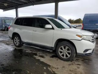 2011 Toyota Highlander with VIN 5TDZK3EH7BS043428, listed as a Copart auction lot 48372915 with 115,646 mi miles and Salvage Title. Bid and sale history available at carsss.com. Image 4.