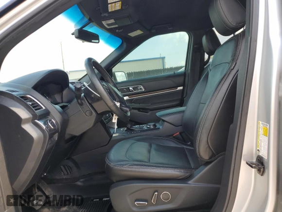 2018 Ford Explorer Limited с VIN 1FM5K8F88JGA85573, выставлен на аукционе Copart как лот 66836205 с пробегом 64 764 миль миль и Списание • Salvage title. История ставок и продаж доступна на DreamBid. Изображение 7.
