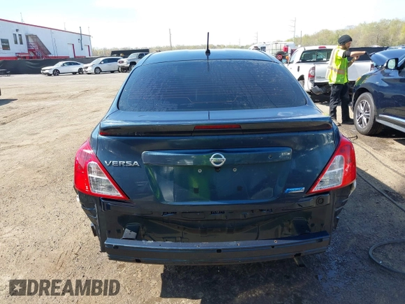 2015 Nissan Versa SV with VIN 3N1CN7AP4FL944238, listed as a IAAI auction lot 42065388 with 196,083 mi miles. Bid and sale history available at carsss.com. Image 17.