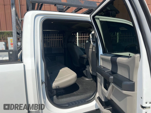 2017 Ford Econoline Commercial z VIN 1FDXE4FS2HDC69018, wystawiony jako Copart lot #49513315 z przebiegiem 21 573 mil mil oraz Tytuł czysty. Historia ofert i sprzedaży dostępna na DreamBid. Obrazek 6.