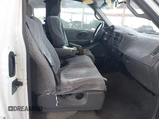 2001 Ford F-150 XL z VIN 1FTRX17L31NA79032, wystawiony jako IAAI lot #42334280 z przebiegiem Nie podano mil oraz . Historia ofert i sprzedaży dostępna na DreamBid. Obrazek 5.