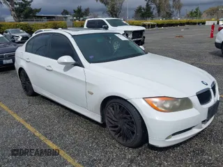 2007 BMW 3 Series 328i with VIN WBAVC53517FZ77136, listed as a IAAI auction lot 41799066 with 178,362 mi miles and . Bid and sale history available at carsss.com. Image 1.