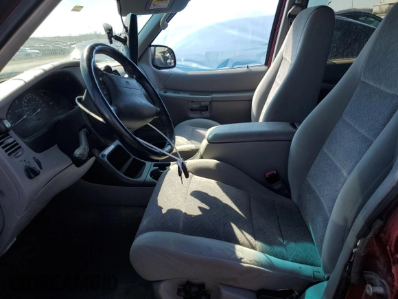 1999 Ford Explorer XLT z VIN 1FMZU34EXXZB15936, wystawiony jako Copart lot #46587165 z przebiegiem 158 908 mil mil oraz Szkoda całkowita • Salvage title. Historia ofert i sprzedaży dostępna na DreamBid. Obrazek 7.