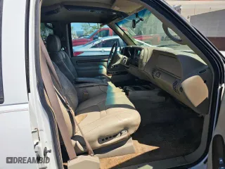 2000 Cadillac Escalade with VIN 1GYEK63R3YR218285, listed as a Copart auction lot 82063084 with 190,444 mi miles and Clean Title. Bid and sale history available at carsss.com. Image 5.
