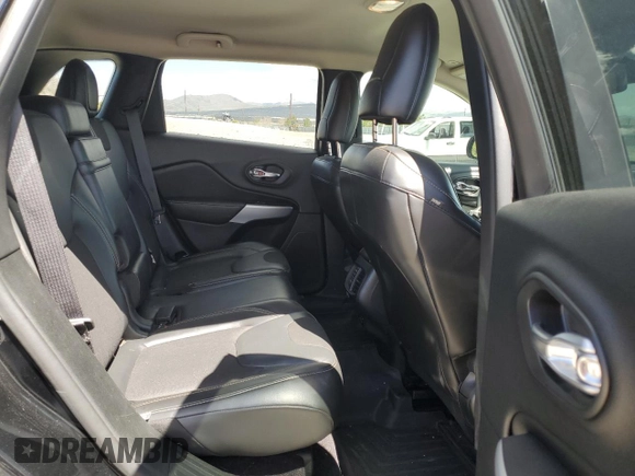 2018 Jeep Cherokee Latitude Plus с VIN 1C4PJMLX5JD555712, выставлен на аукционе Copart как лот 54426415 с пробегом 83 131 миль миль и Списание • Salvage title. История ставок и продаж доступна на DreamBid. Изображение 11.