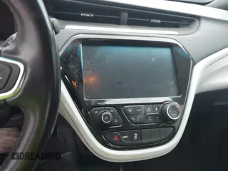 2020 Chevrolet Bolt EV LT z VIN 1G1FY6S08L4106463, wystawiony jako IAAI lot #42172094 z przebiegiem Nie podano mil oraz . Historia ofert i sprzedaży dostępna na DreamBid. Obrazek 19.