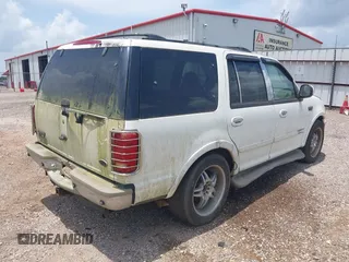2000 Ford Expedition Eddie Bauer с VIN 1FMEU17L3YLB95565, выставлен на аукционе IAAI как лот 42517370 с пробегом Не указан миль и . История ставок и продаж доступна на DreamBid. Изображение 4.