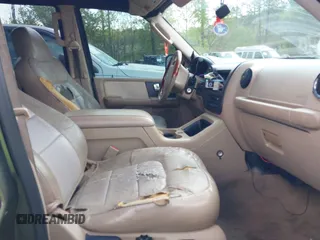 2004 Ford Expedition Eddie Bauer with VIN 1FMFU17L24LB27207, listed as a IAAI auction lot 41994223 with 1 mi miles. Bid and sale history available at carsss.com. Image 5.