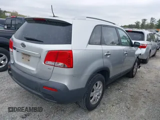 2011 Kia Sorento EX with VIN 5XYKU3A13BG032427, listed as a IAAI auction lot 41930043 with 301,883 mi miles. Bid and sale history available at carsss.com. Image 4.