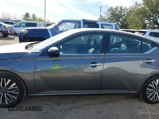 2024 Nissan Altima 2.5 SV with VIN 1N4BL4DV4RN334292, listed as a IAAI auction lot 41814884 with 38,547 mi miles. Bid and sale history available at carsss.com. Image 15.