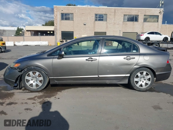 2006 Honda Civic LX z VIN 1HGFA16576L015992, wystawiony jako IAAI lot #41528989 z przebiegiem 240 000 mil mil oraz . Historia ofert i sprzedaży dostępna na DreamBid. Obrazek 14.