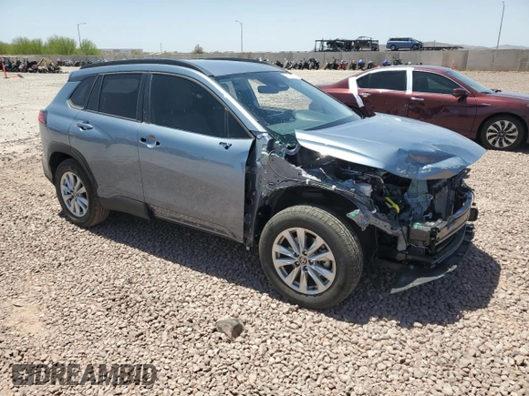 2023 Toyota Corolla Cross LE z VIN 7MUCAAAG3PV065644, wystawiony jako Copart lot #57070455 z przebiegiem 20 229 mil mil oraz Szkoda całkowita • Salvage title. Historia ofert i sprzedaży dostępna na DreamBid. Obrazek 4.