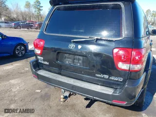 2006 Toyota Sequoia Limited with VIN 5TDBT48AX6S263316, listed as a IAAI auction lot 41559979 with 401,207 mi miles. Bid and sale history available at carsss.com. Image 6.
