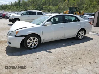 2008 Toyota Avalon XL z VIN 4T1BK36BX8U301646, wystawiony jako Copart lot #53758215 z przebiegiem Nie podano mil oraz Szkoda całkowita • Salvage title. Historia ofert i sprzedaży dostępna na DreamBid. Obrazek 1.