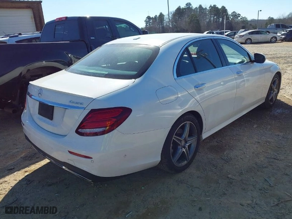 2017 Mercedes-Benz E-Class E 300 Luxury with VIN WDDZF4KB3HA194871, listed as a IAAI auction lot 41504353 with 123,560 mi miles. Bid and sale history available at carsss.com. Image 4.