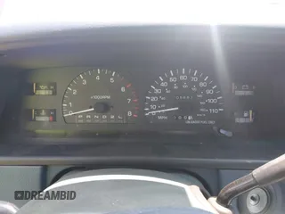 1995 Toyota T100 SR5 z VIN JT4VD12F8S0013406, wystawiony jako IAAI lot #42465291 z przebiegiem 205 683 mil mil oraz . Historia ofert i sprzedaży dostępna na DreamBid. Obrazek 7.