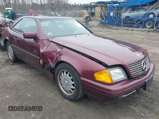 1997 Mercedes-Benz SL-Class with VIN WDBFA67F3VF142320, listed as a IAAI auction lot 41835593 with 172,151 mi miles. Bid and sale history available at carsss.com. Image 1.