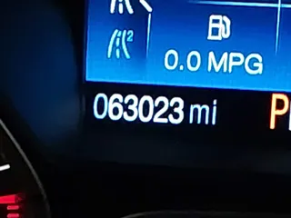 2017 Ford Escape SE z VIN 1FMCU9GD2HUB99955, wystawiony jako IAAI lot #41572200 z przebiegiem 63 023 mil mil oraz . Historia ofert i sprzedaży dostępna na DreamBid. Obrazek 15.