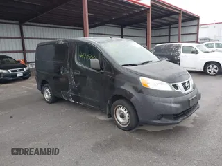 2015 Nissan NV200 S z VIN 3N6CM0KN6FK714403, wystawiony jako IAAI lot #41705950 z przebiegiem 84 384 mil mil oraz . Historia ofert i sprzedaży dostępna na DreamBid. Obrazek 1.