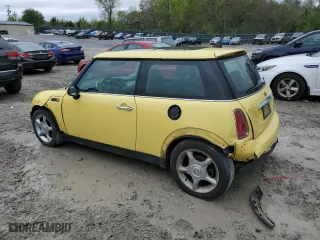 2005 MINI Cooper Hardtop with VIN WMWRC33435TJ66935, listed as a Copart auction lot 51991745 with 163,006 mi miles and Salvage Title. Bid and sale history available at carsss.com. Image 2.