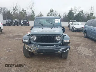 2024 Jeep Gladiator Sport z VIN 1C6HJTAG5RL127973, wystawiony jako IAAI lot #41248039 z przebiegiem 2 648 mil mil oraz . Historia ofert i sprzedaży dostępna na DreamBid. Obrazek 12.