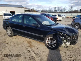 2004 Volvo S60 with VIN YV1RS61T742339081, listed as a Copart auction lot 82175424 with 142,821 mi miles and Clean Title. Bid and sale history available at carsss.com. Image 4.