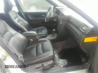 1999 Volvo S70 z VIN YV1LS55A3X1598346, wystawiony jako IAAI lot #35803246 z przebiegiem 215 097 mil mil oraz . Historia ofert i sprzedaży dostępna na DreamBid. Obrazek 5.