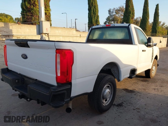 2023 Ford F-250 XL with VIN 1FTBF2AA6PEE09157, listed as a IAAI auction lot 42629266 with 15,571 mi miles and . Bid and sale history available at DreamBid. Image 4.