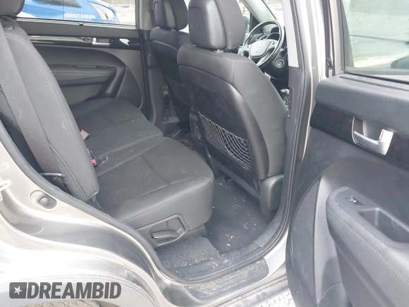 2015 Kia Sorento LX with VIN 5XYKT4A74FG556687, listed as a IAAI auction lot 41914405 with 115,234 mi miles. Bid and sale history available at carsss.com. Image 8.