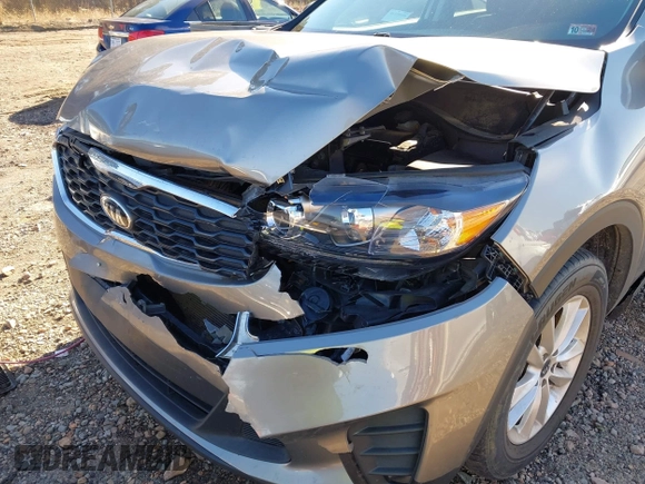 2019 Kia Sorento L with VIN 5XYPG4A34KG533606, listed as a IAAI auction lot 41358658 with 66,232 mi miles. Bid and sale history available at carsss.com. Image 6.
