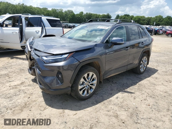 2024 Toyota RAV4 XLE Premium z VIN 2T3C1RFV3RW344089, wystawiony jako Copart lot #61747485 z przebiegiem 18 447 mil mil oraz Szkoda całkowita • Salvage title. Historia ofert i sprzedaży dostępna na DreamBid. Obrazek 1.
