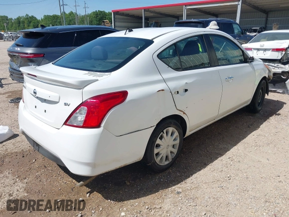 2017 Nissan Versa SV z VIN 3N1CN7AP6HL842992, wystawiony jako IAAI lot #42001775 z przebiegiem Nie podano mil oraz . Historia ofert i sprzedaży dostępna na DreamBid. Obrazek 4.