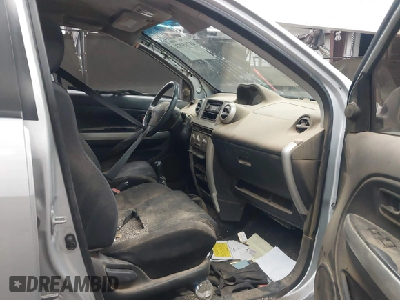 2004 Scion xA z VIN JTKKT624840052476, wystawiony jako IAAI lot #41785953 z przebiegiem Nie podano mil oraz . Historia ofert i sprzedaży dostępna na DreamBid. Obrazek 5.