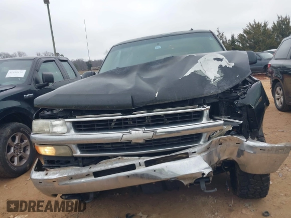 2002 Chevrolet Suburban LS with VIN 3GNEC16Z42G281945, listed as a IAAI auction lot 41419037 with 203,928 mi miles. Bid and sale history available at carsss.com. Image 13.