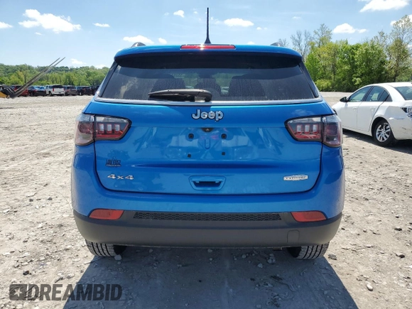 2022 Jeep Compass Latitude z VIN 3C4NJDBB7NT127413, wystawiony jako Copart lot #55268415 z przebiegiem 34 966 mil mil oraz Szkoda całkowita • Salvage title. Historia ofert i sprzedaży dostępna na DreamBid. Obrazek 6.