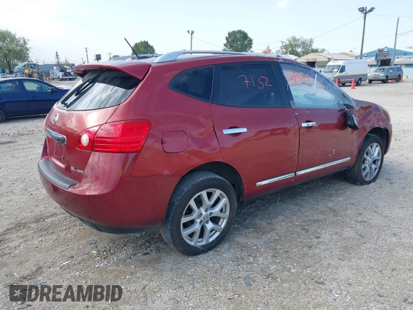 2012 Nissan Rogue S z VIN JN8AS5MV8CW421570, wystawiony jako IAAI lot #40447132 z przebiegiem 114 133 mil mil oraz . Historia ofert i sprzedaży dostępna na DreamBid. Obrazek 4.