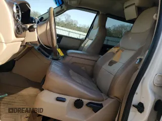 2006 Ford Expedition Eddie Bauer z VIN 1FMPU17586LA98112, wystawiony jako Copart lot #48393425 z przebiegiem 274 790 mil mil oraz Czysty tytuł • Clean title. Historia ofert i sprzedaży dostępna na DreamBid. Obrazek 7.