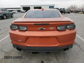 2024 Chevrolet Camaro 1LT z VIN 1G1FB1RS6R0109664, wystawiony jako Copart lot #49248365 z przebiegiem 21 394 mil mil oraz Czysty tytuł • Clean title. Historia ofert i sprzedaży dostępna na DreamBid. Obrazek 6.