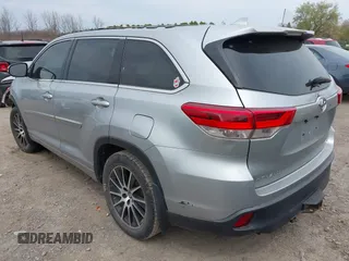 2018 Toyota Highlander SE with VIN 5TDJZRFH3JS903348, listed as a IAAI auction lot 42132056 with 115,384 mi miles and . Bid and sale history available at DreamBid. Image 3.