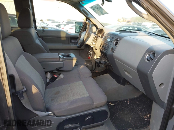 2004 Ford F-150 STX with VIN 1FTRX12W54NB55436, listed as a IAAI auction lot 41342445 with 200,886 mi miles. Bid and sale history available at carsss.com. Image 5.