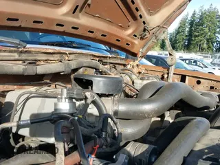 1989 Ford F-150 z VIN 1FTEX14N9KKB74136, wystawiony jako IAAI lot #43465076 z przebiegiem 75 512 mil mil oraz . Historia ofert i sprzedaży dostępna na DreamBid. Obrazek 16.