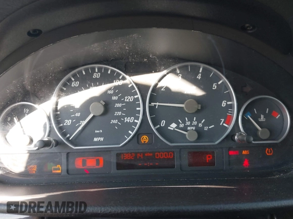 2006 BMW 3 Series 330Ci with VIN WBABW53476PZ41221, listed as a IAAI auction lot 41757782 with 138,214 mi miles. Bid and sale history available at carsss.com. Image 7.