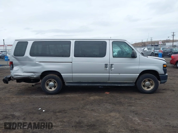 2011 Ford Econoline Passenger XL z VIN 1FBSS3BL4BDA30565, wystawiony jako IAAI lot #41718643 z przebiegiem 230 184 mil mil oraz . Historia ofert i sprzedaży dostępna na DreamBid. Obrazek 12.