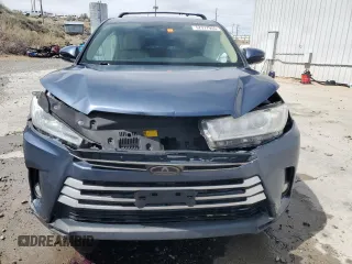 2019 Toyota Highlander LE z VIN 5TDBZRFH3KS960817, wystawiony jako Copart lot #52377955 z przebiegiem 95 348 mil mil oraz Szkoda całkowita • Salvage title. Historia ofert i sprzedaży dostępna na DreamBid. Obrazek 5.